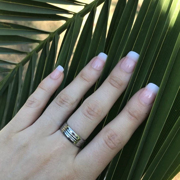 NWT stainless steel silver ring - Picture 2 of 4